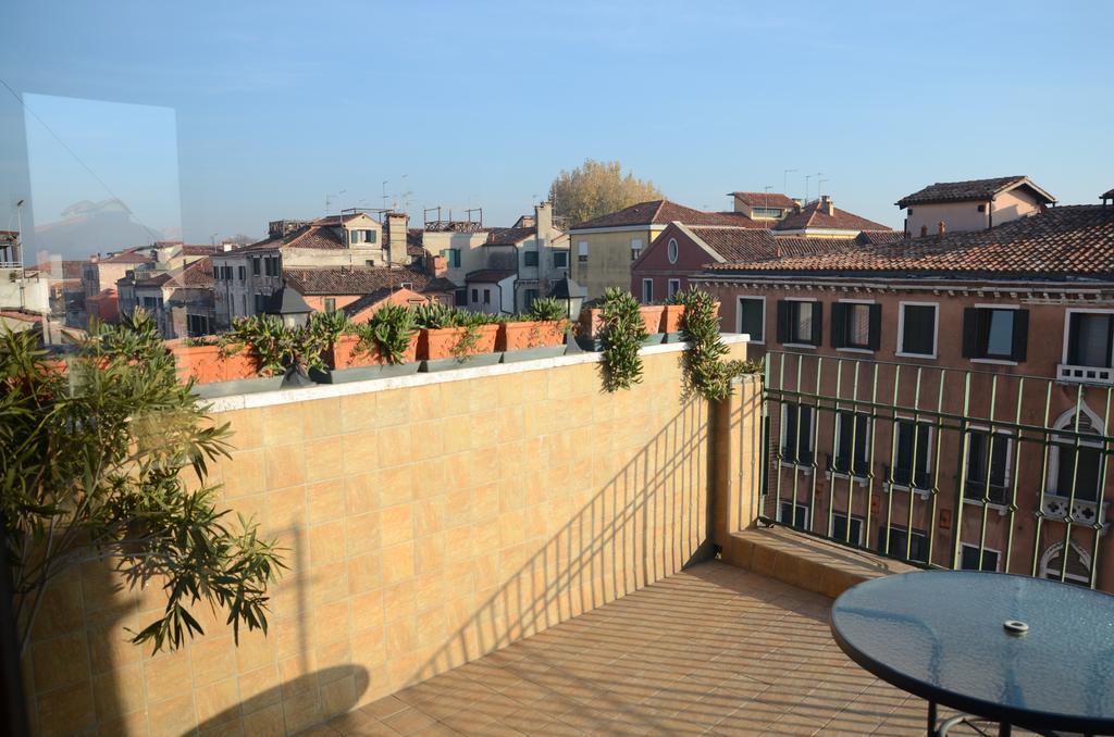 Ca' Delfina Holiday Home Venice Exterior photo