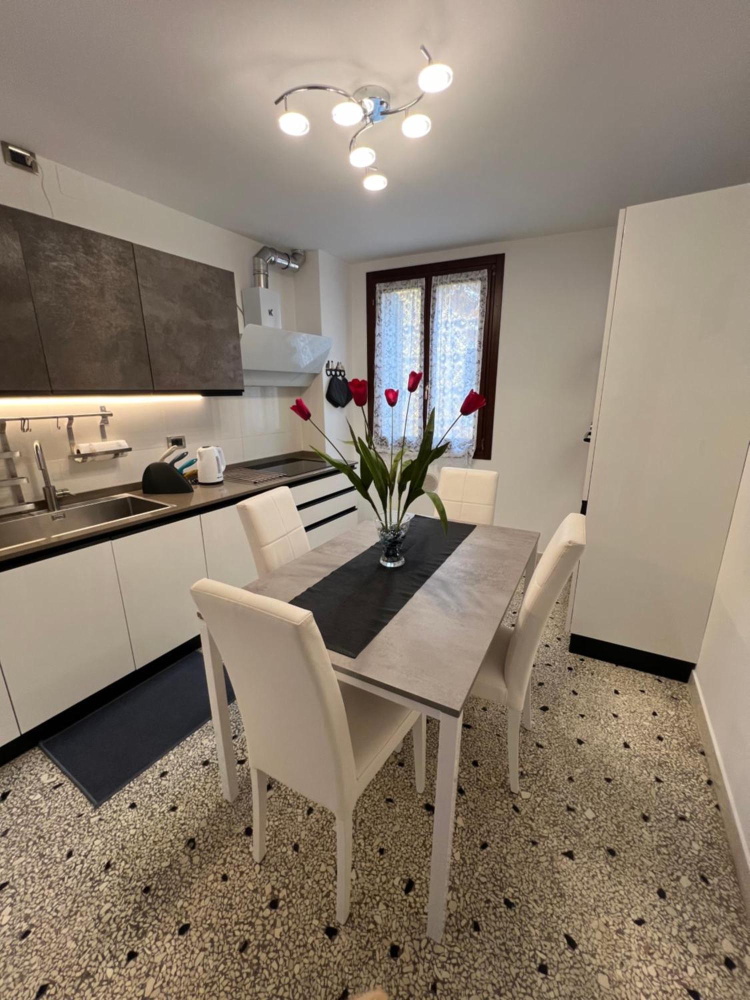 Ca' Delfina Holiday Home Venice Exterior photo