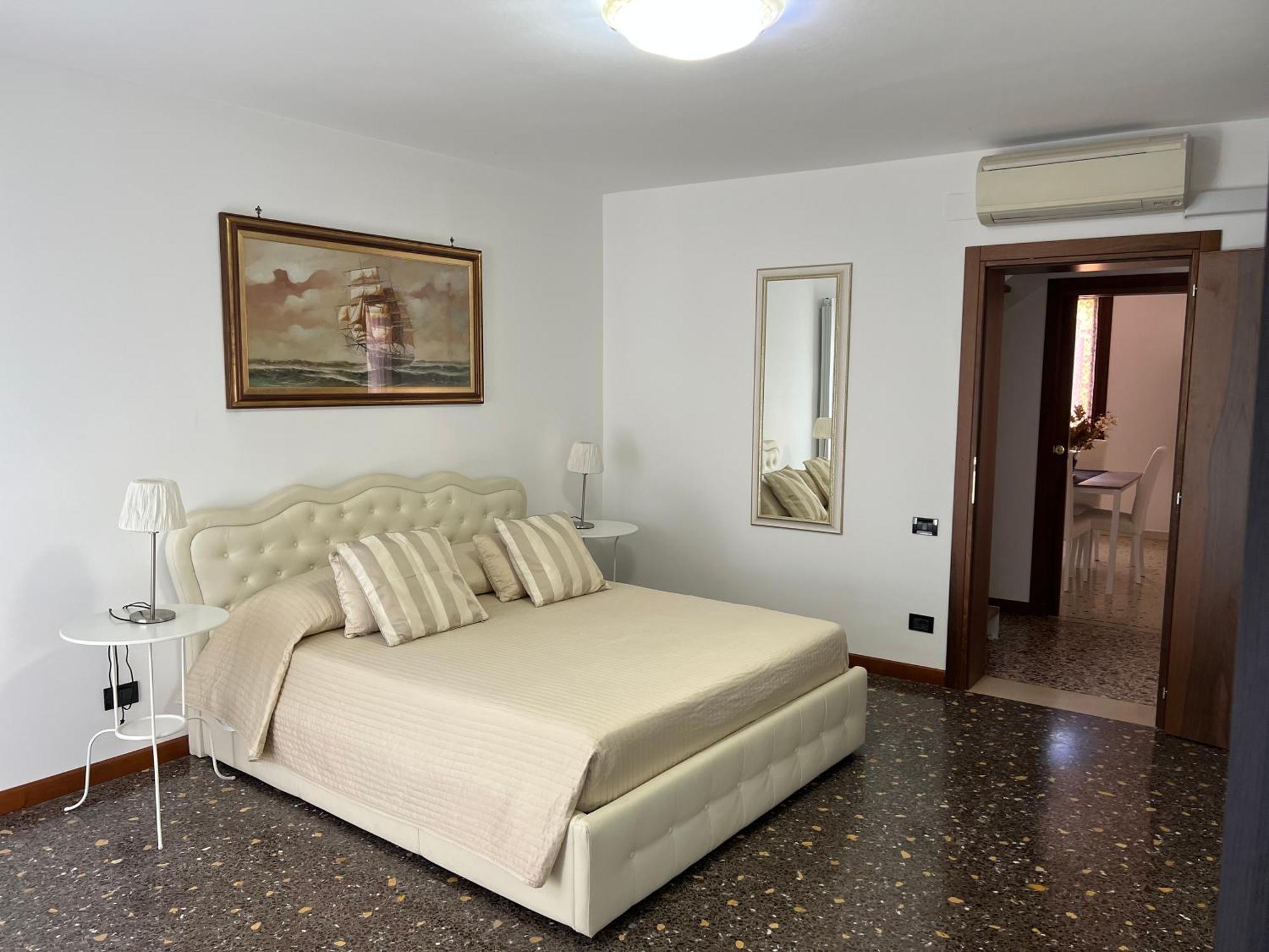 Ca' Delfina Holiday Home Venice Exterior photo