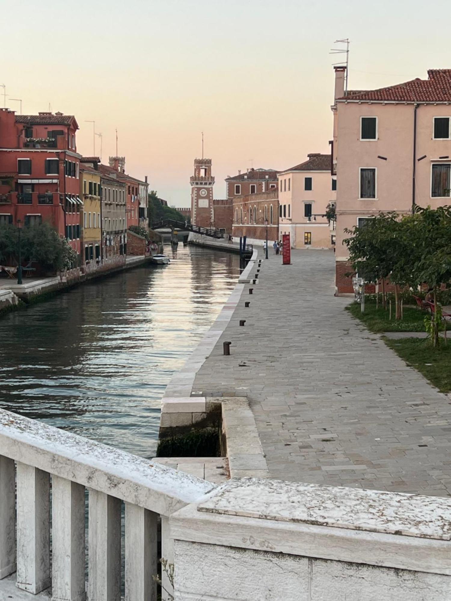 Ca' Delfina Holiday Home Venice Exterior photo