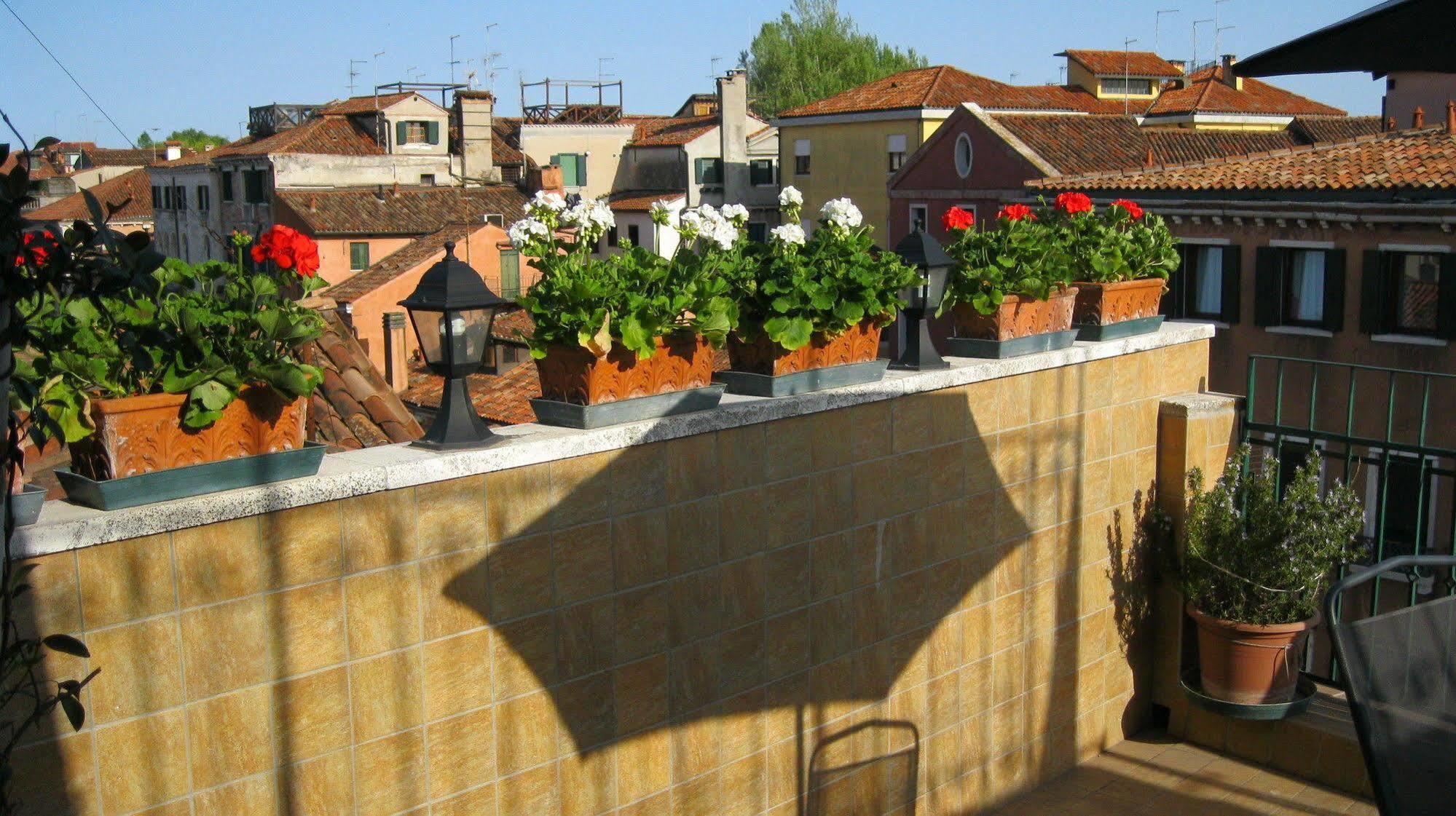 Ca' Delfina Holiday Home Venice Exterior photo