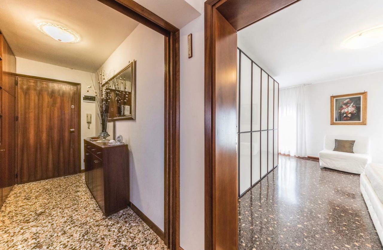 Ca' Delfina Holiday Home Venice Exterior photo