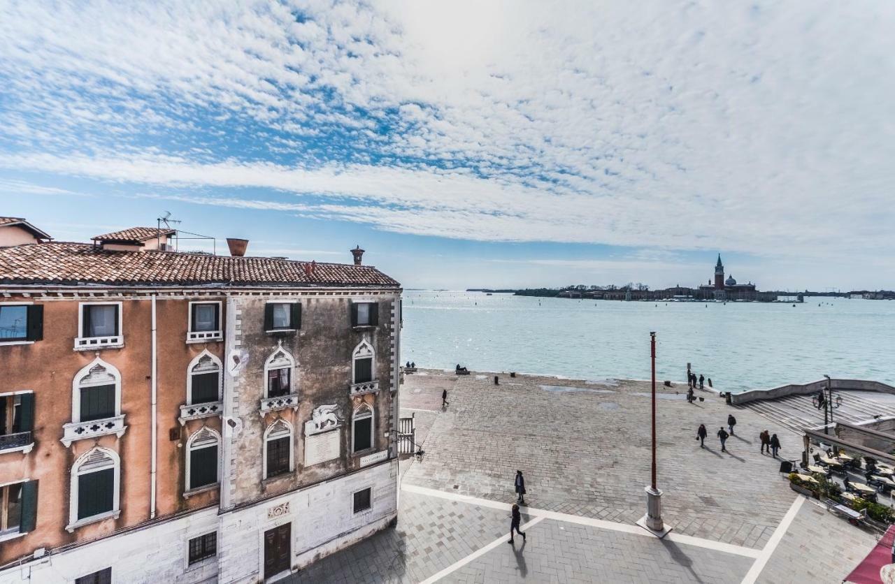 Ca' Delfina Holiday Home Venice Exterior photo